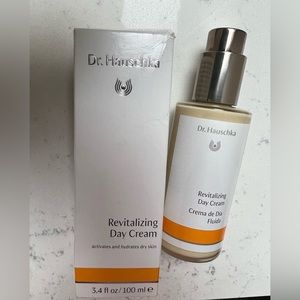 Dr.Hauschka Revitalizing Day Cream 3.4 fl oz 100 ml